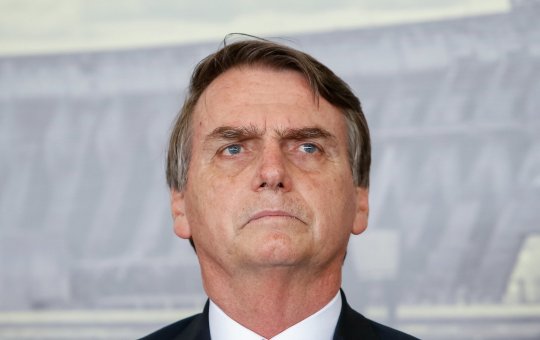Polícia Federal monitora Jair Bolsonaro, em prisão domiciliar, sem uniforme e armamento