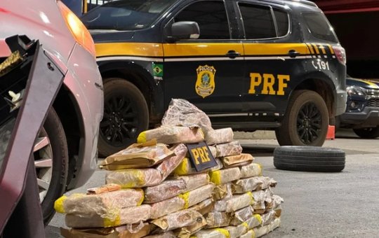 Homem é preso em flagrante por transportar 50 kg de maconha na Bahia
