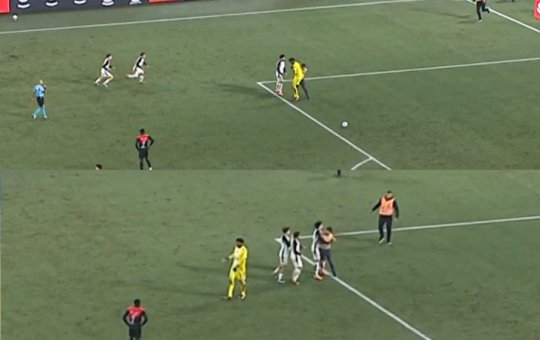 Torcedor invade campo e agride goleiro do Corinthians durante jogo da Copa do Brasil; veja