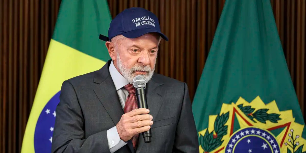 Presidente Lula usa o boné com a frase "O Brasil é dos brasileiros"
