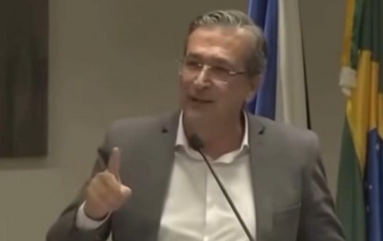 Vereador chama filho "04" de Bolsonaro, Jair Renan, de "Tiririca de Balneário Camboriú"