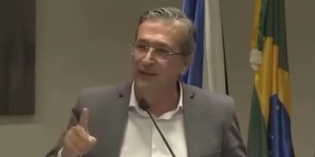 Vereador chama filho "04" de Bolsonaro, Jair Renan, de "Tiririca de Balneário Camboriú"
