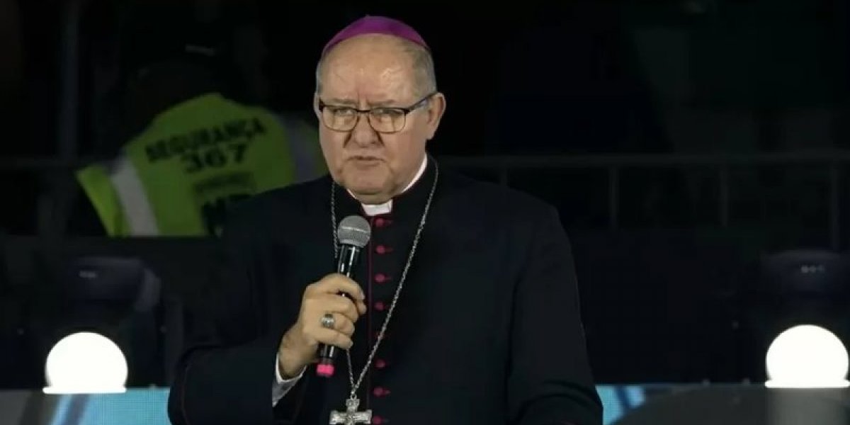 Durante evento religioso, bispo pede proteção ao Brasil contra “guerra e comunismo”