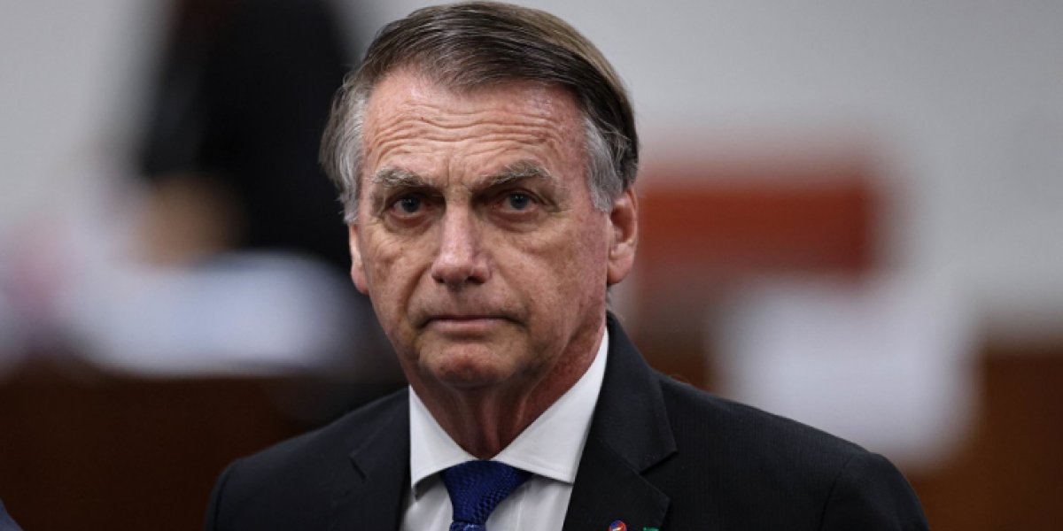Aliados orientam Jair Bolsonaro a assistir seu julgamento de casa