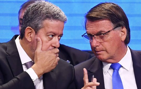 Alexandre de Moraes autoriza visita de Arthur Lira a Jair Bolsonaro 