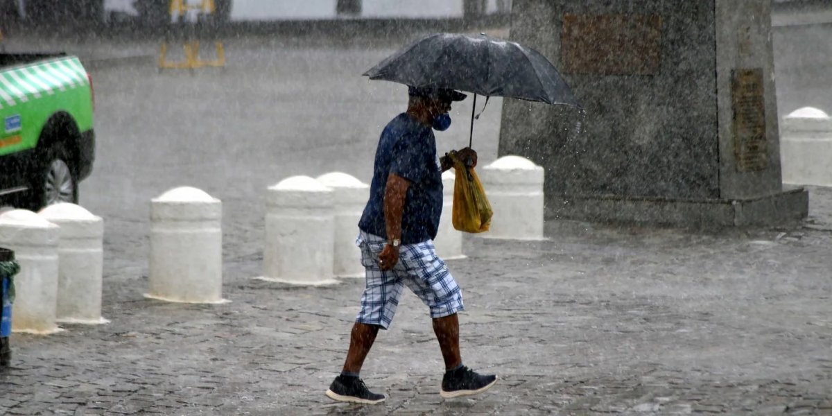 Salvador e outras 28 cidades baianas recebem alerta amarelo de chuvas intensas