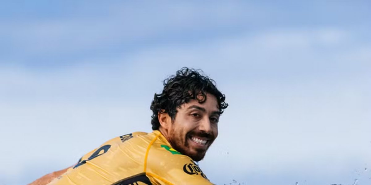 Brasileiro Yago Dora brilha e se torna campeão mundial de surfe
