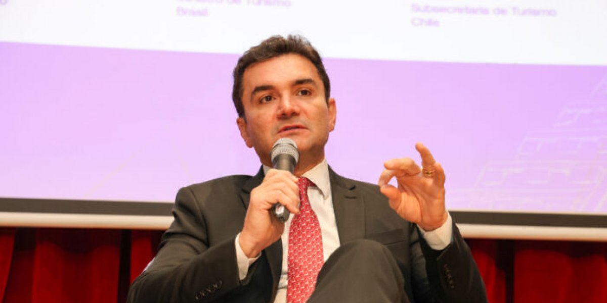 Membros do União Brasil pressionam ministro a deixar o governo Lula