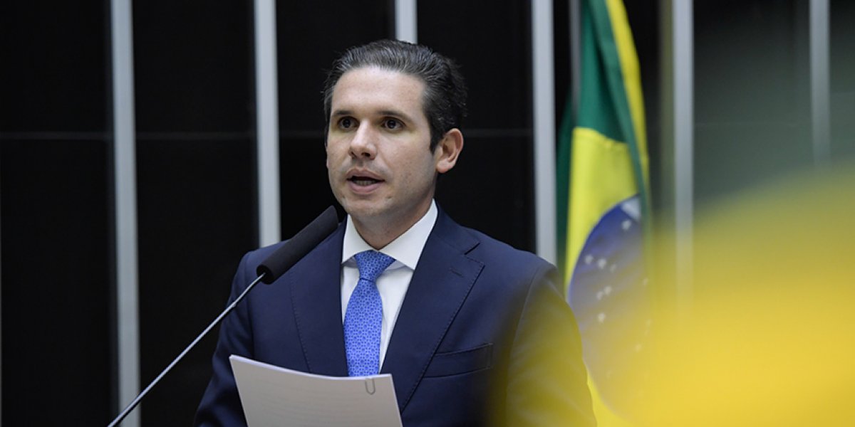 Hugo Motta cede à pressão bolsonarista e abre possibilidade para votar PL da Anistia