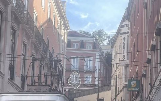 Elevador da Glória despenca em Portugal e deixa 15 mortos