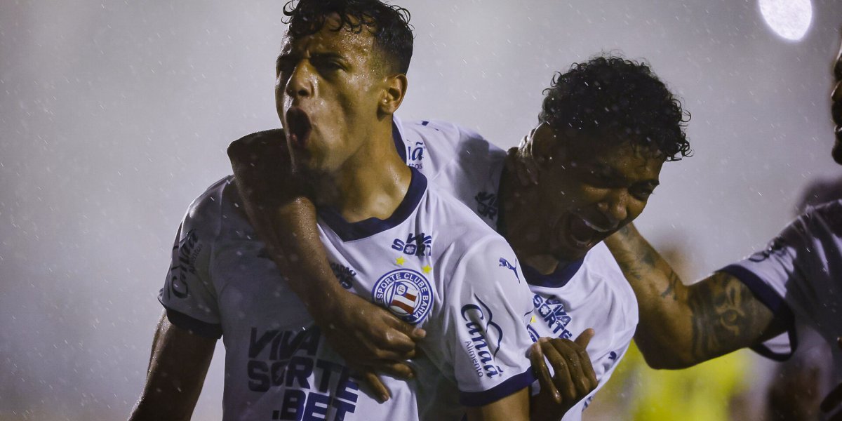 Lucho Rodriguez comemorando seu Gol