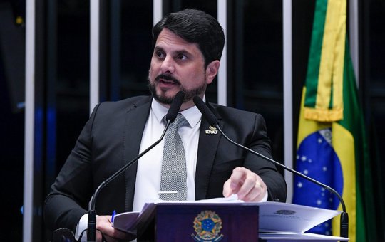 Com investigações do STF, senador Marcos do Val é afastado para tratamento de saúde