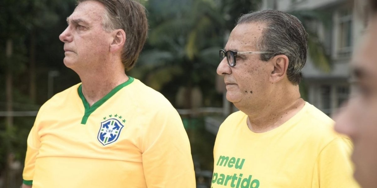 Ex-presidente Jair Bolsonaro ao lado do pastor Silas Malafaia
