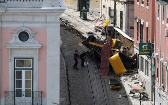 Brasileiros feridos durante acidente no Elevador da Glória, em Lisboa, receberam alta