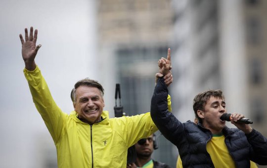Nikolas Ferreira comenta julgamento de Jair Bolsonaro: "Colocaram cinco argentinos para julgar o Pelé"