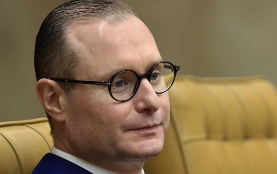 Após pedido de Moraes, Cristiano Zanin marca sessões extras de julgamento contra Bolsonaro 