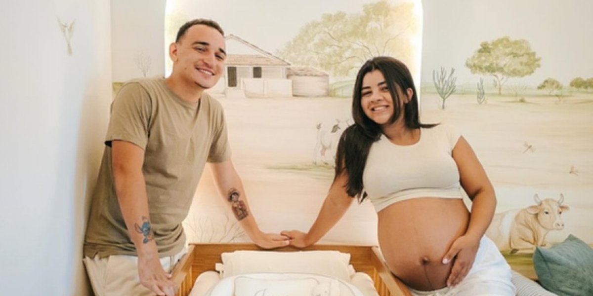 João Gomes e a esposa, Ary Mirelle, esperando o seu segundo filho