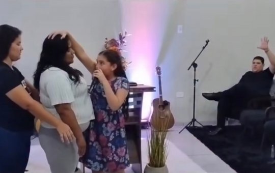 “Pastora mirim” realiza exorcismo em igreja do Mato Grosso do Sul