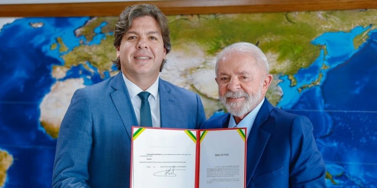 Ministro ligado ao União Brasil quer permanecer no governo Lula