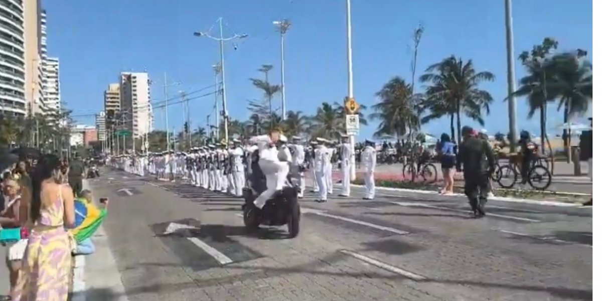 Momento que militar é atropelado