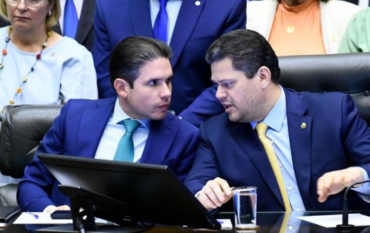 Motta e Alcolumbre confirmam conversas sobre anistia no Congresso