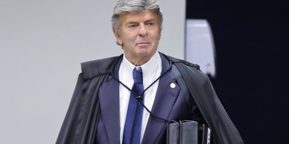 Fux vota por manter delação de Mauro Cid em julgamento que envolve Bolsonaro