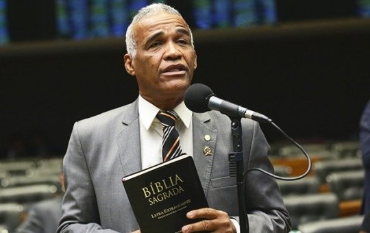 Deputado Pastor Isidório comenta voto de Fux favorável a Bolsonaro e defende respeito à Constituição
