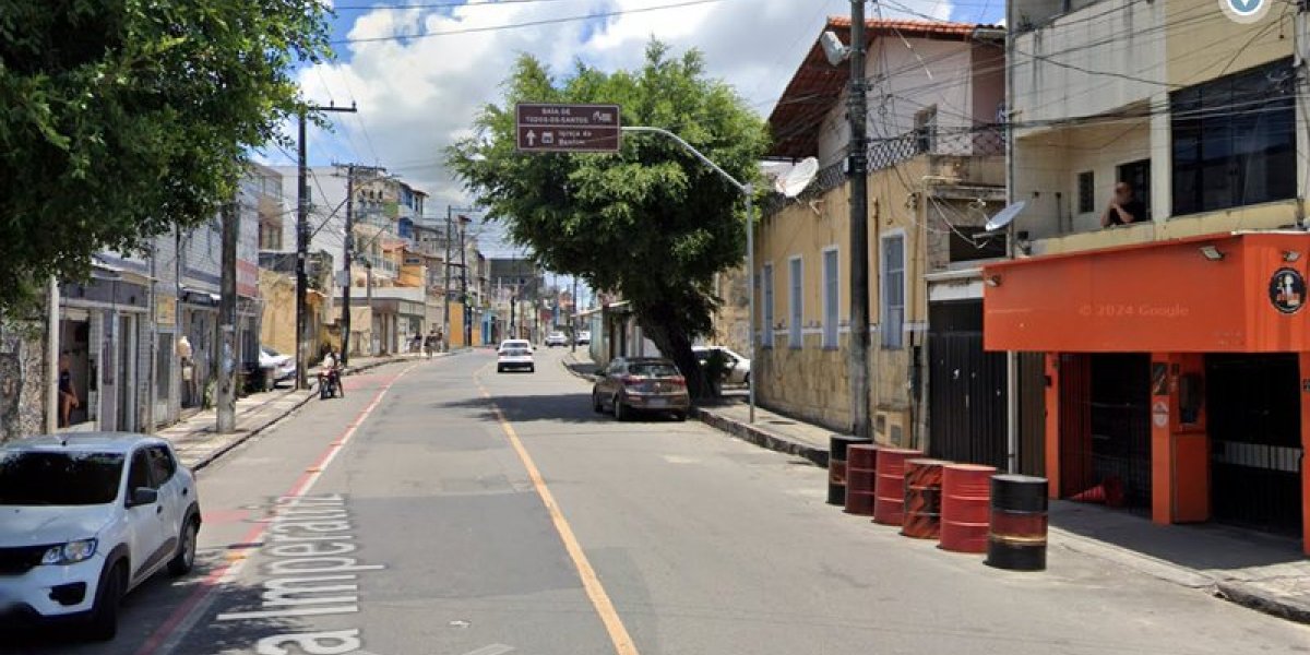 Adolescentes agridem idoso após reclamação sobre trote em campainha em Salvador
