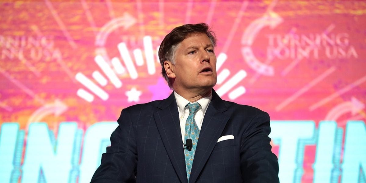 Secretário de Trump critica condenação de Bolsonaro: "Uso da lei como arma política"