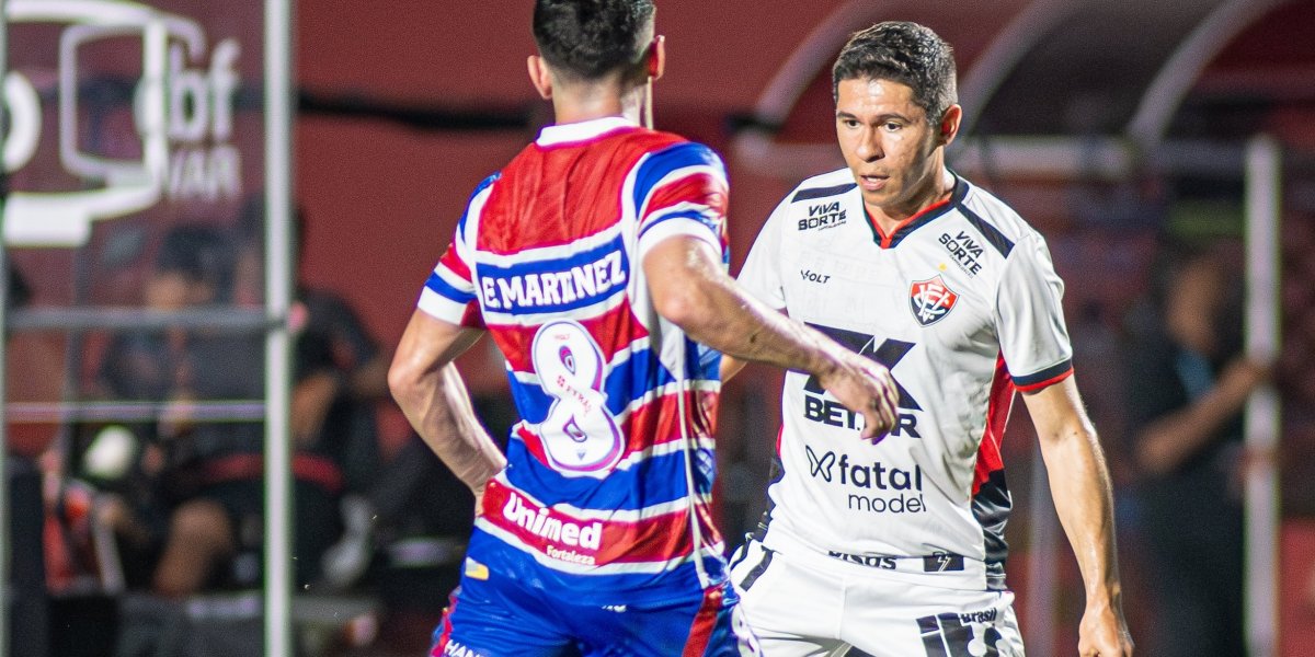 Osvaldo, atacante do Vitória