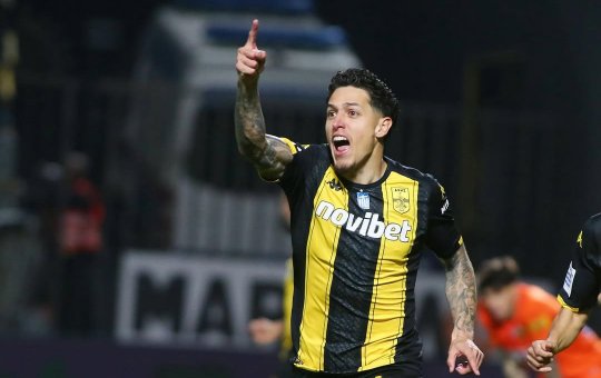 Vitória acerta contratação de atacante ex-Barcelona; saiba quem é