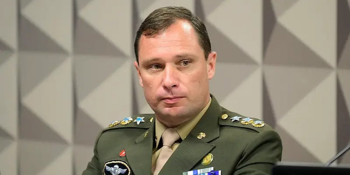 Após delatar esquema golpista ao STF, Mauro Cid planeja viver nos EUA