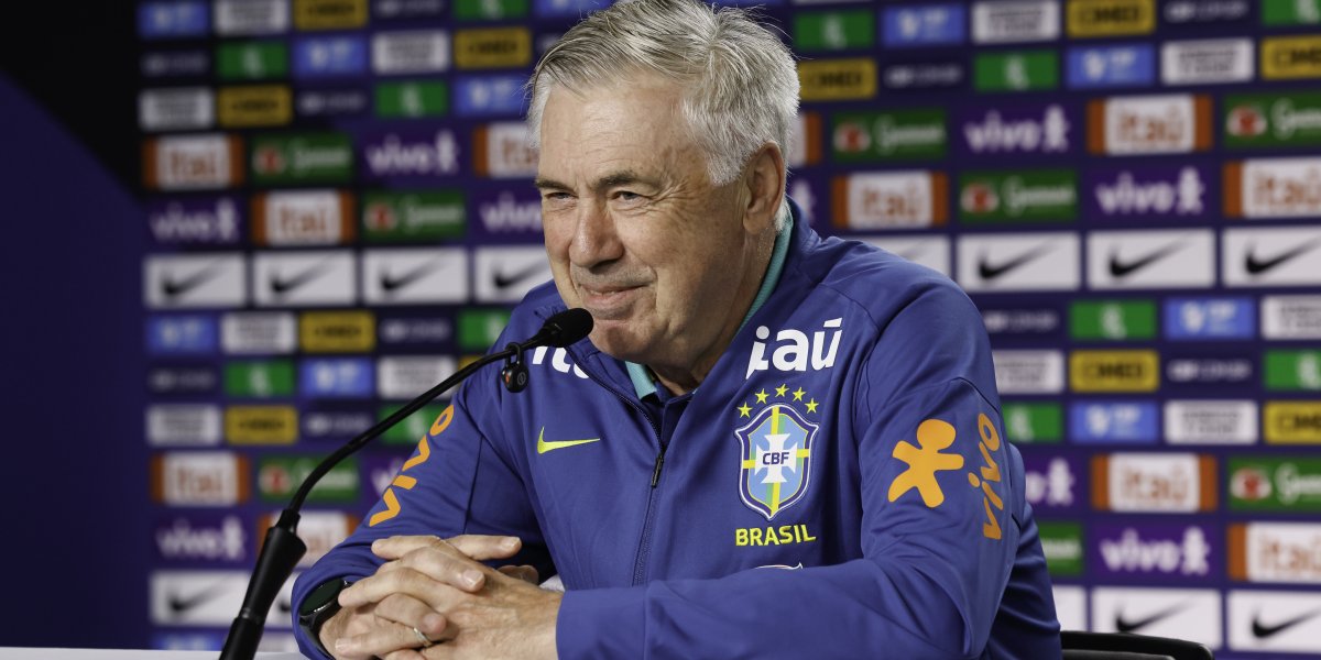 Ancelotti em coletiva de imprensa