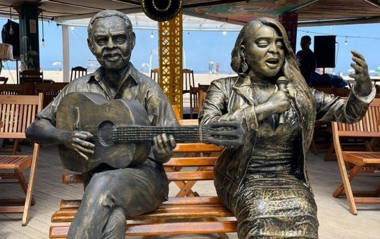 Estátua de Preta Gil é inaugurada na orla de Copacabana, no Rio de Janeiro