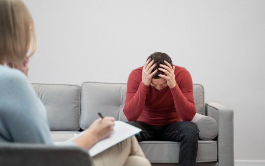 Os fatores que empurram a mente humana ao extremo e ameaçam a saúde mental