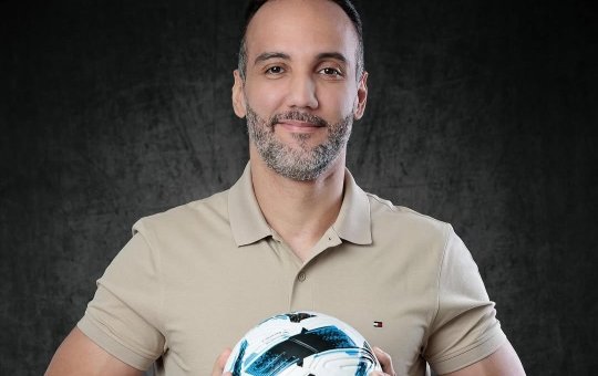 Novo narrador da Globo comete gafe e fala o 'nome da ex' em transmissão ao vivo