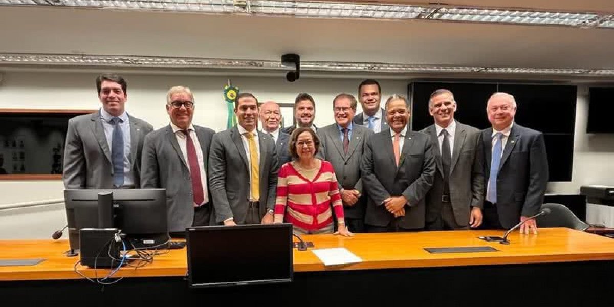 PEC da Blindagem tem apoio da maioria da bancada da Bahia; saiba como cada deputado votou