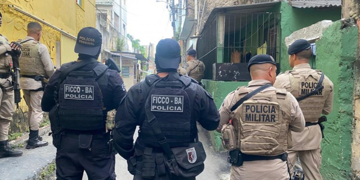 Agentes da Ficco e da Polícia Militar