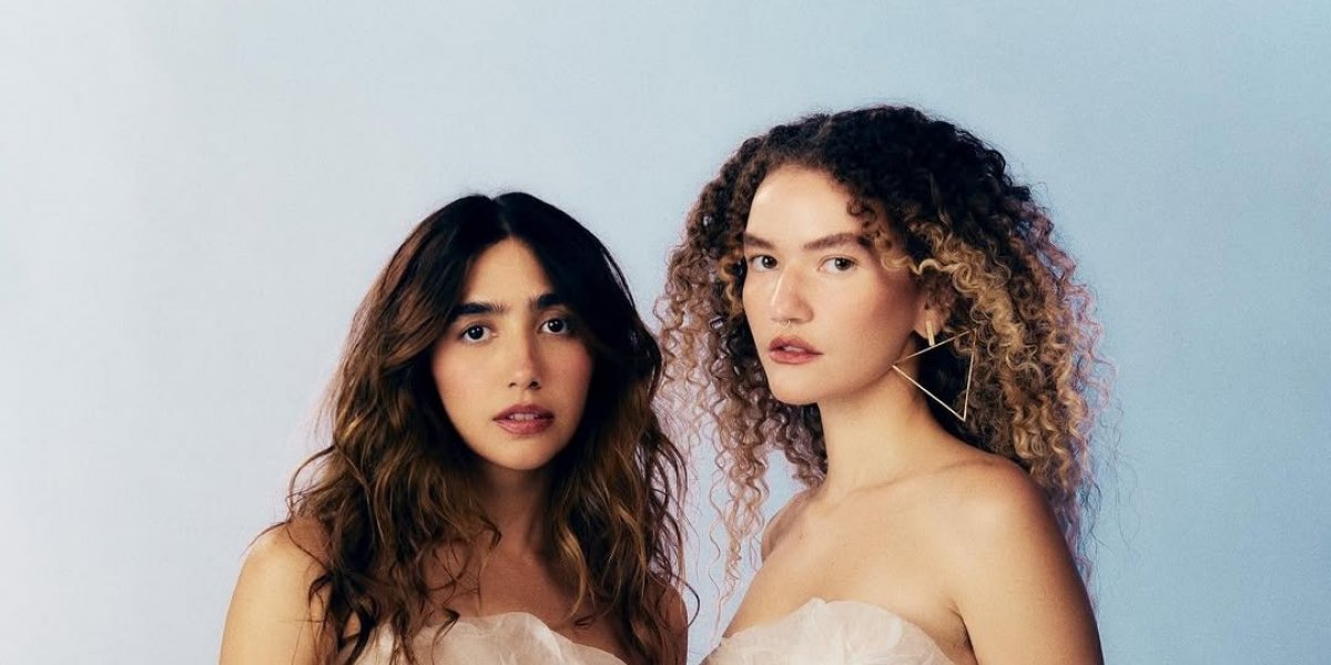 Ana Caetano e Vitória Falcão da dupla Anavitoria.