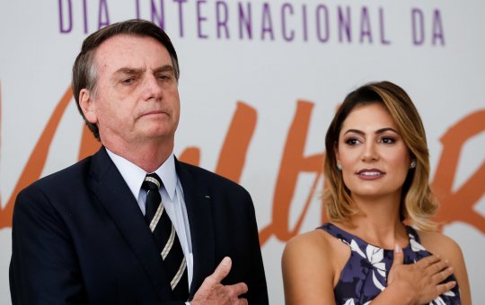 Família Bolsonaro vê crescimento de rejeição em cenários eleitorais, aponta pesquisa Quaest