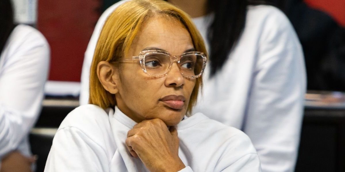 Ex-deputada Floderlis sofre AVC na prisão e defesa pede transferência para hospital