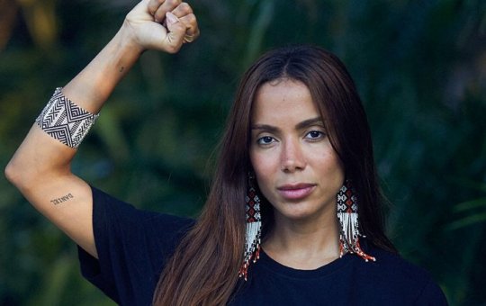 Anitta se opõe à PEC da Blindagem e pede mobilização contra anistia