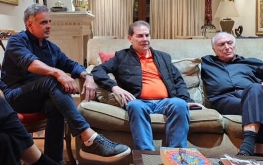 Aécio Neves e Michel Temer se reúnem com relator do PL da Anistia; entenda