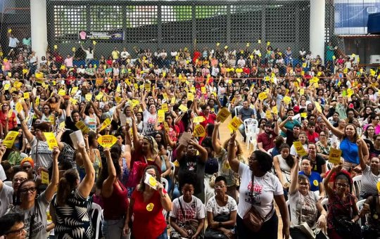 Professores podem retornar greve em Salvador caso acordo não for aprovado na Câmara
