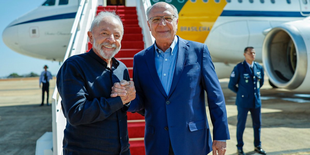 Presidente da República, Luiz Inácio Lula da Silva, em embarque para a cidade de Nova York