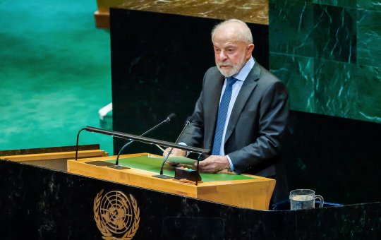 Nos Estados Unidos, Lula diz estar aberto para conversas com Trump após sanções ao Judiciário