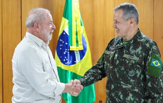 Estados Unidos avaliam revogar visto do comandante do Exército Brasileiro