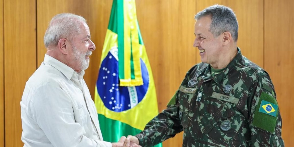 Estados Unidos avaliam revogar visto do comandante do Exército Brasileiro