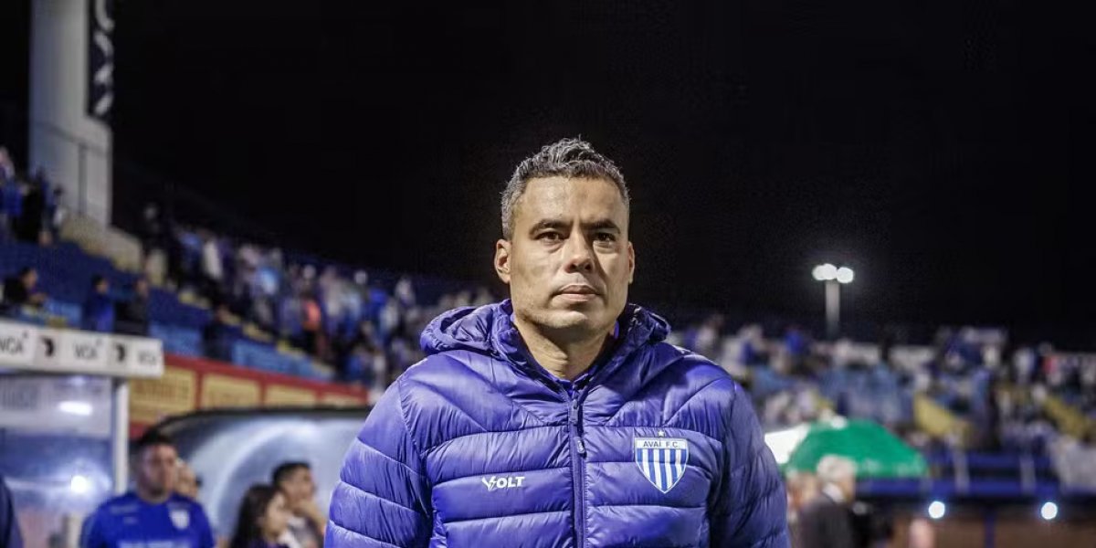 Jair Ventura no comando do Avaí
