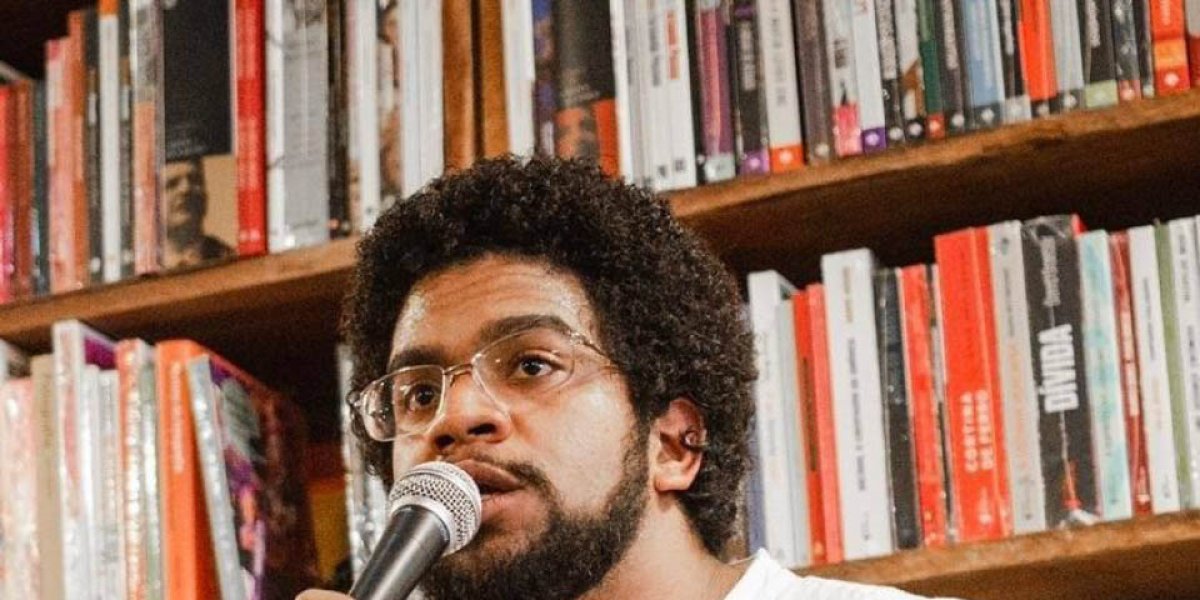 Jones Manoel, historiador, militante e influenciador comunista